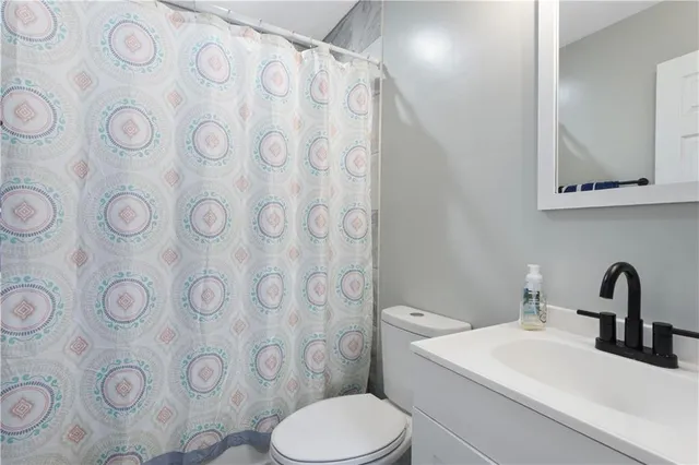 $240,000 | 303 West Broadway Street, Higginsville, MO 64037