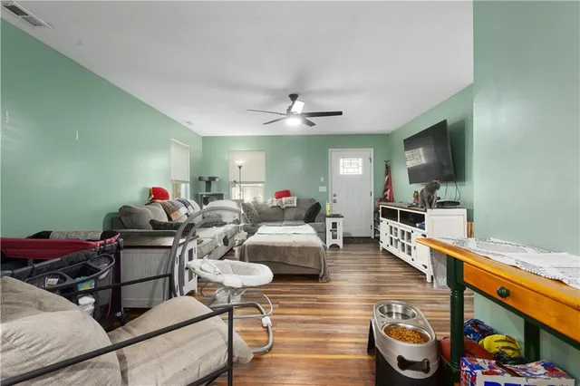 $240,000 | 303 West Broadway Street, Higginsville, MO 64037