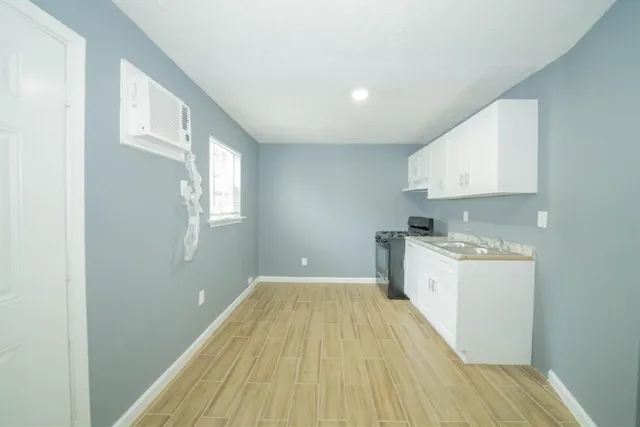 $900 | 1426 Telephone Road, Unit ST, Houston, TX 77023