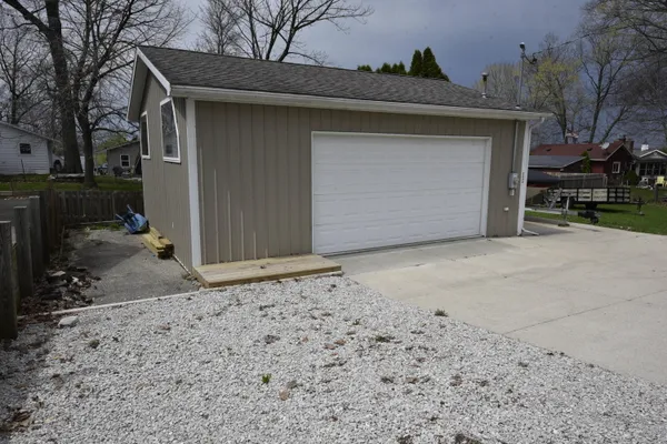 $69,000 | 2690 Ovid Street, Crystal, MI 48818