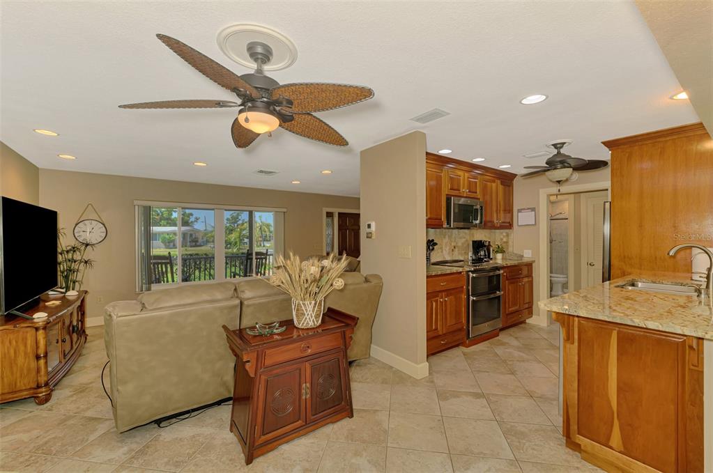 1585 Poinciana Road Venice, FL 34293 - Photo 25 of 65 Gallery Image 25