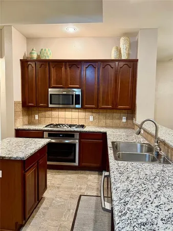 $2,600 | 3210 West Glenwood Drive, Wylie, TX 75098