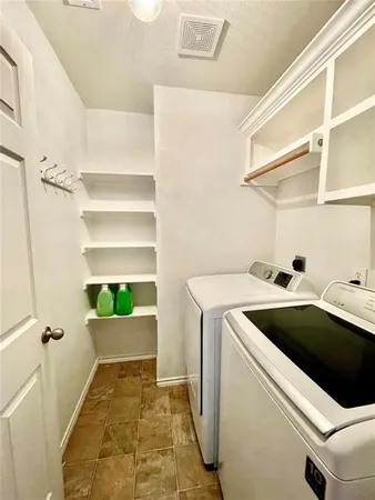a view of utility room