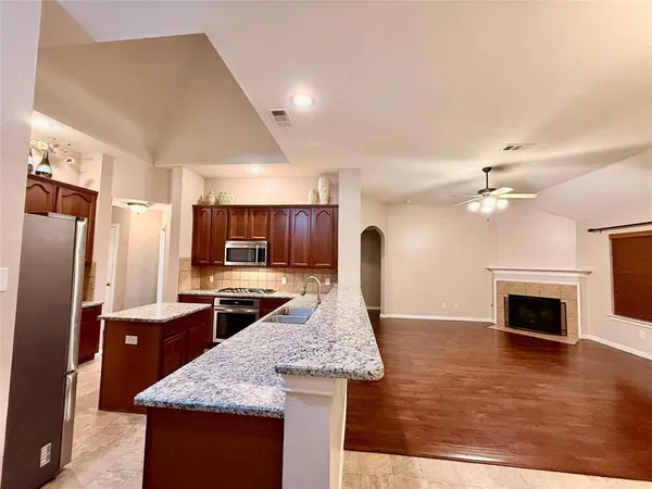 $2,600 | 3210 West Glenwood Drive, Wylie, TX 75098