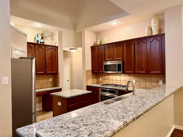 $2,600 | 3210 West Glenwood Drive, Wylie, TX 75098