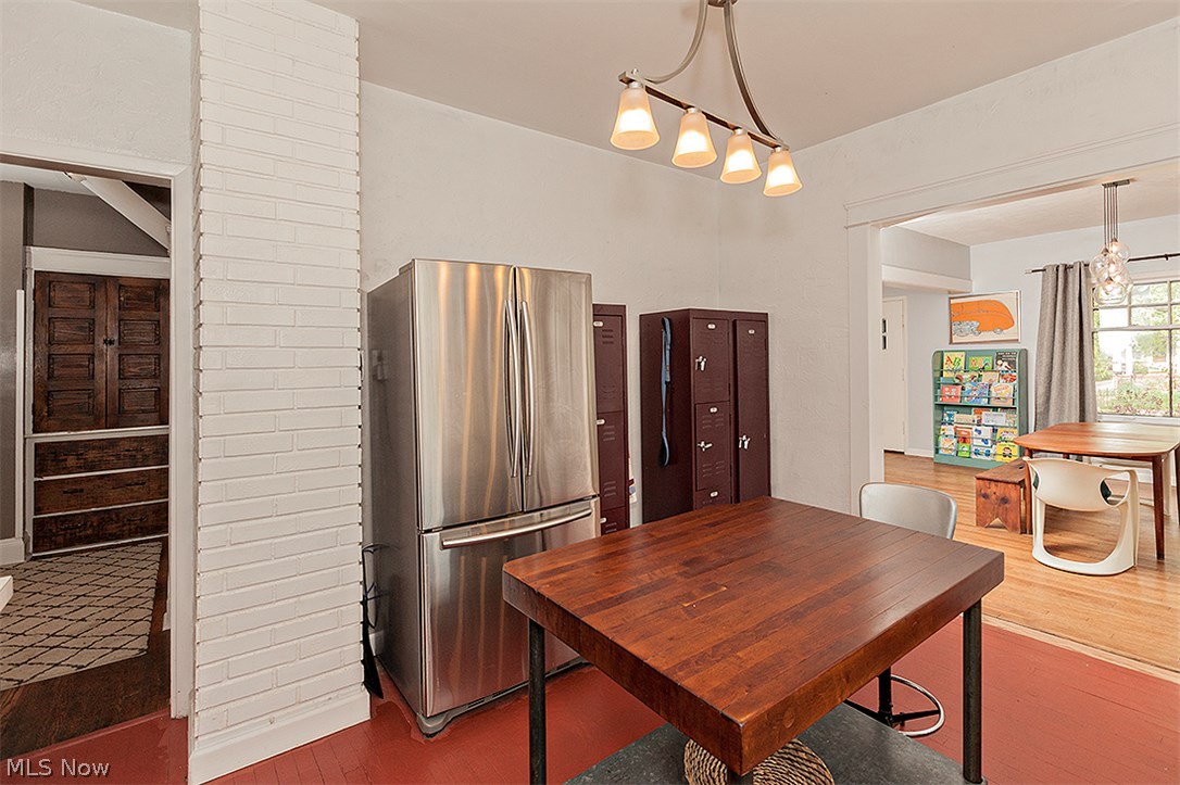 1785 Radnor Road Cleveland, OH 44118 - Photo 3 of 13