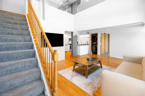 $350,000 | 1601 South Michigan Avenue, Unit 107, Chicago, IL 60616