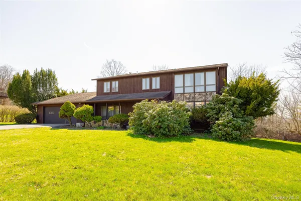 $569,000 | 32 Sherwood Heights, Wappingers Falls, NY 12590