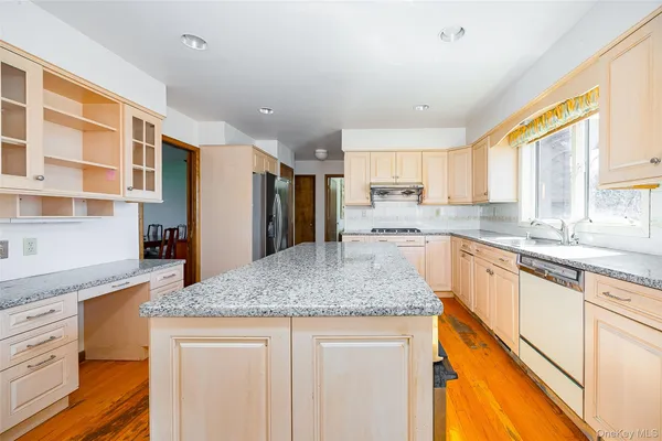 $569,000 | 32 Sherwood Heights, Wappingers Falls, NY 12590