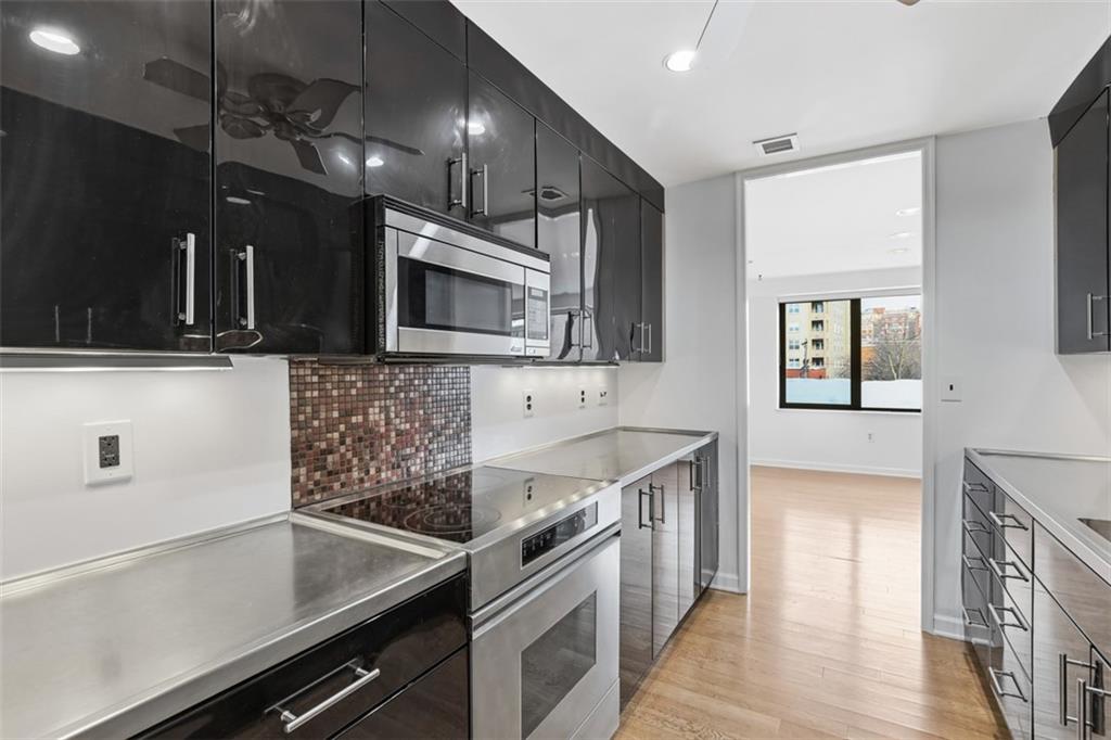 154 North Bellefield Avenue, Unit 44 Pittsburgh, PA 15213 - Photo 17 of 33