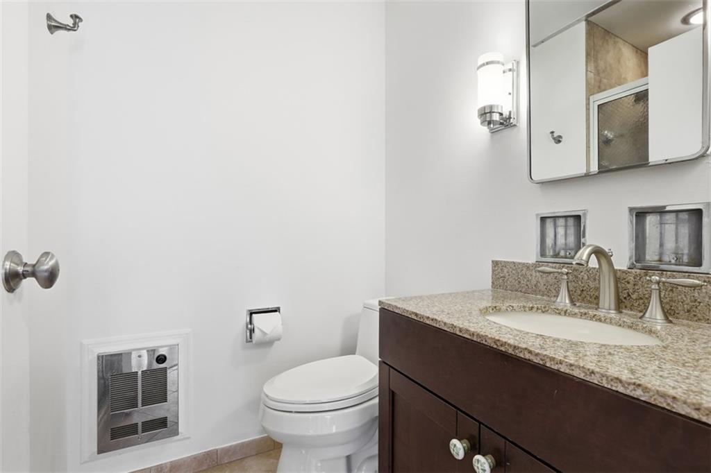 154 North Bellefield Avenue, Unit 44 Pittsburgh, PA 15213 - Photo 19 of 33 First bathroom