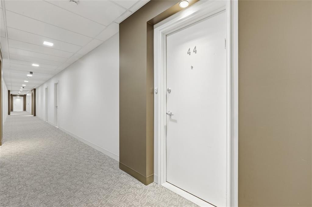 154 North Bellefield Avenue, Unit 44 Pittsburgh, PA 15213 - Photo 6 of 33 Clean and bright hallways, door to #44.