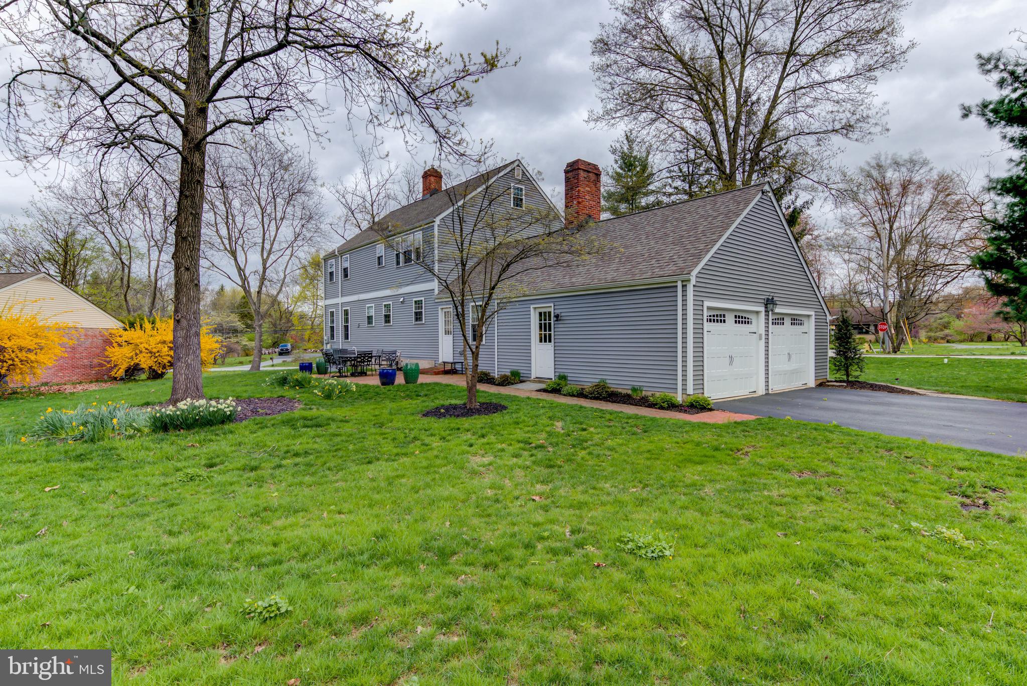 407 Old State Road Berwyn, PA 19312 - Photo 5 of 38