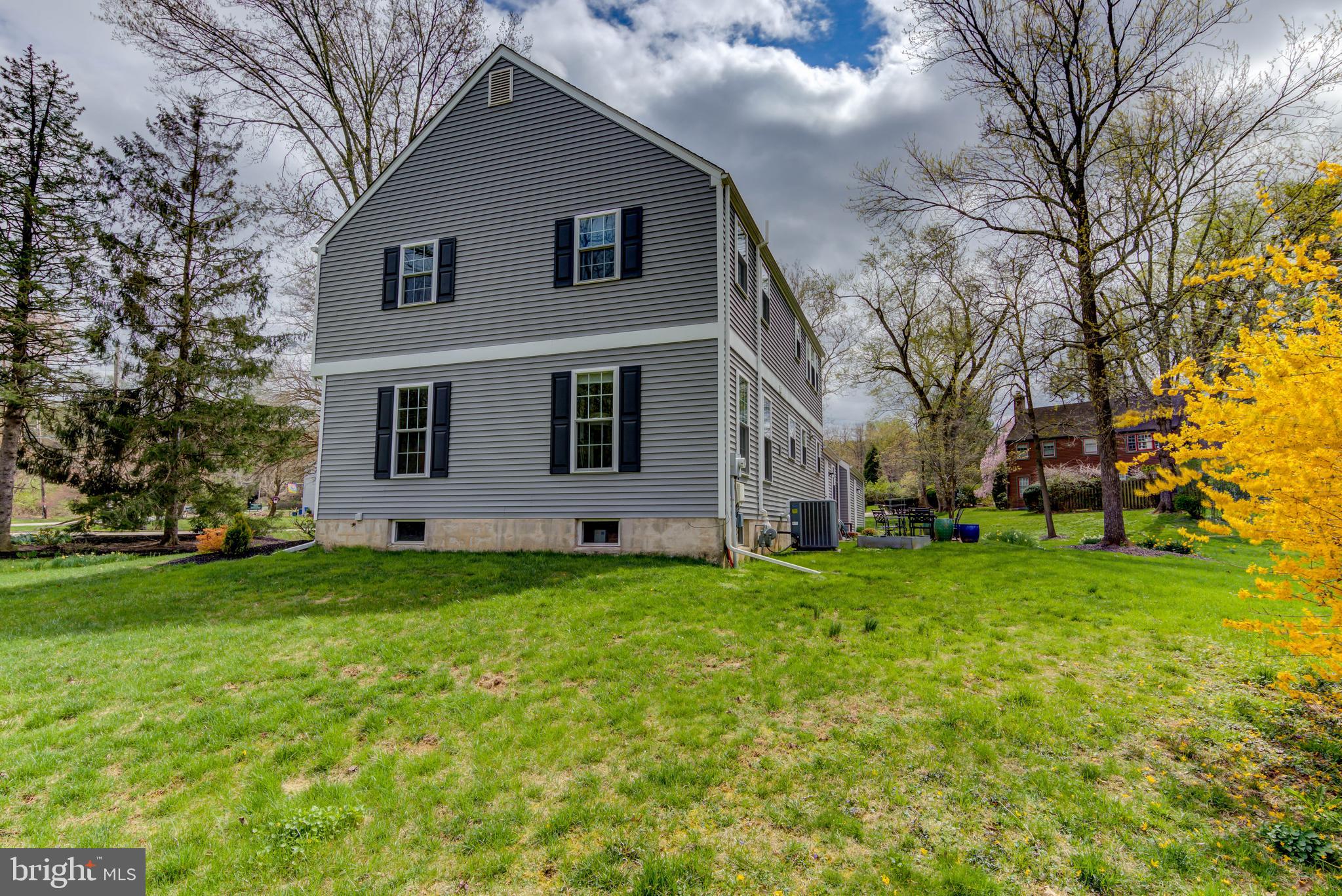 407 Old State Road Berwyn, PA 19312 - Photo 6 of 38