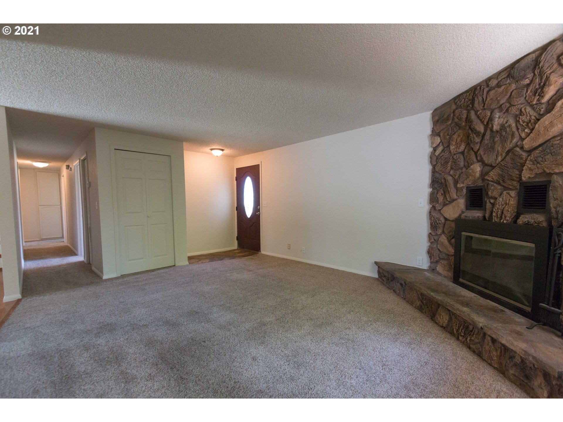 4036 Josh Street Eugene, OR 97402 - Photo 8 of 27 Gallery Image 8