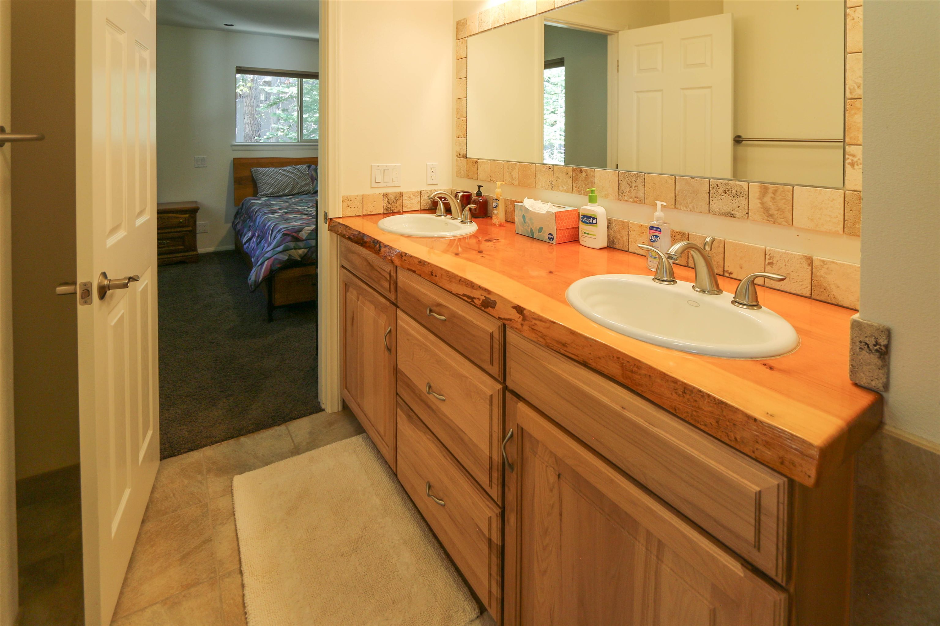 380 Grindelwald Road Mammoth Lakes, CA 93546 - Photo 21 of 42 Gallery Image 21