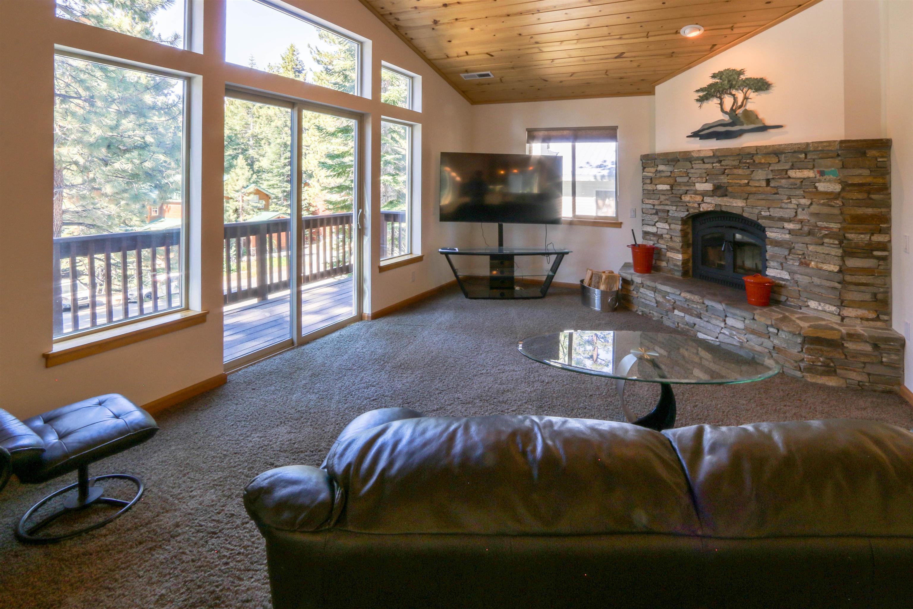 380 Grindelwald Road Mammoth Lakes, CA 93546 - Photo 5 of 42 Gallery Image 5