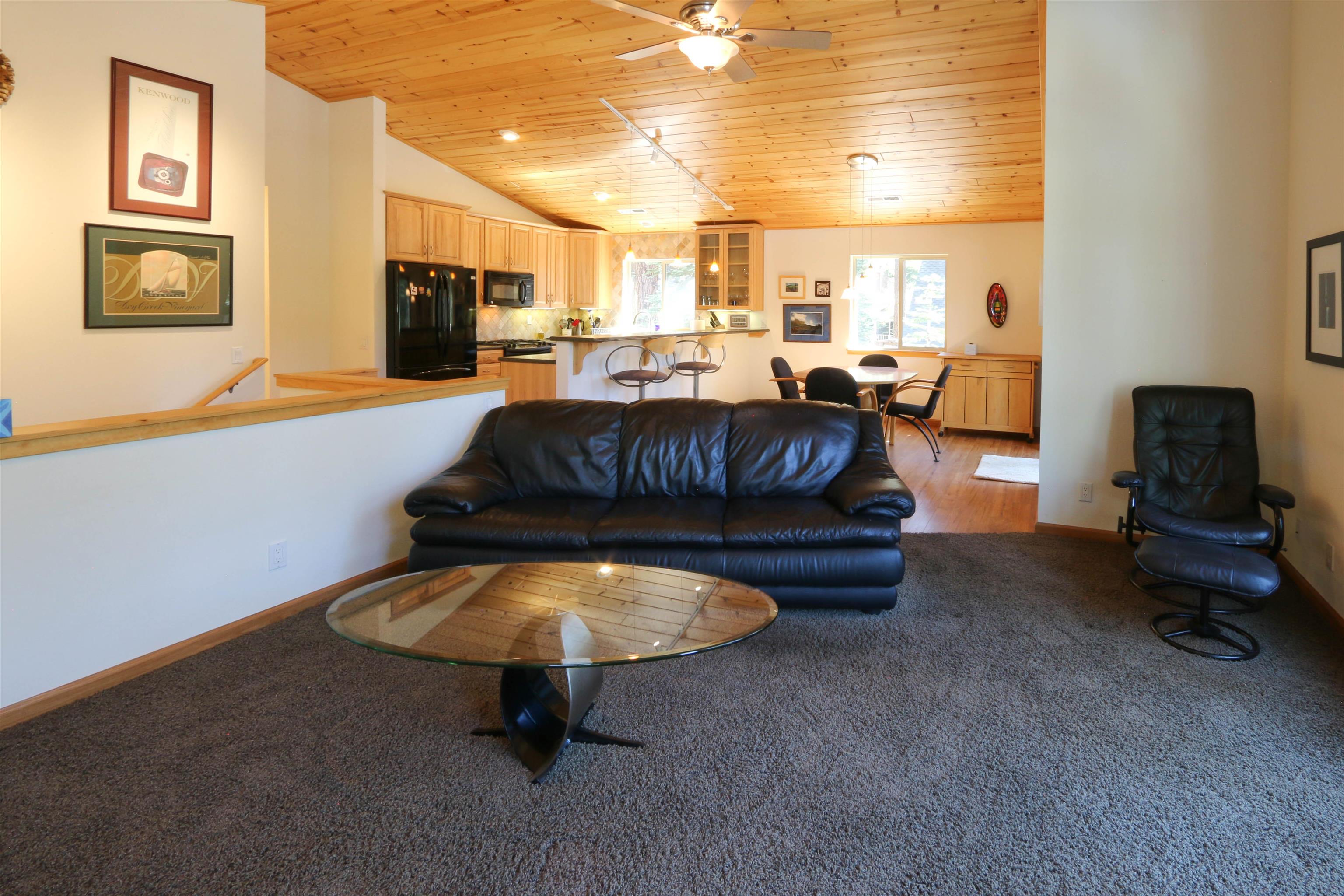 380 Grindelwald Road Mammoth Lakes, CA 93546 - Photo 6 of 42 Gallery Image 6