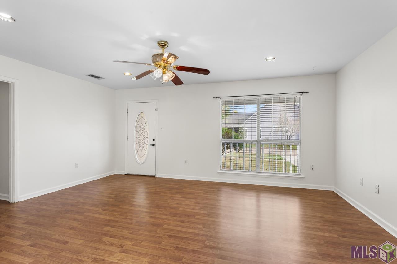 7808 Bayou Fountain Avenue Baton Rouge, LA 70820 - Photo 4 of 19