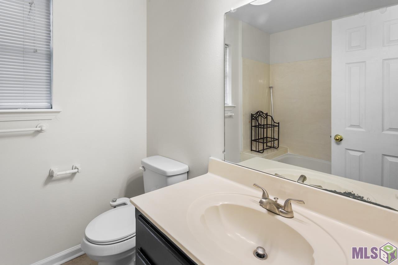 7808 Bayou Fountain Avenue Baton Rouge, LA 70820 - Photo 9 of 13