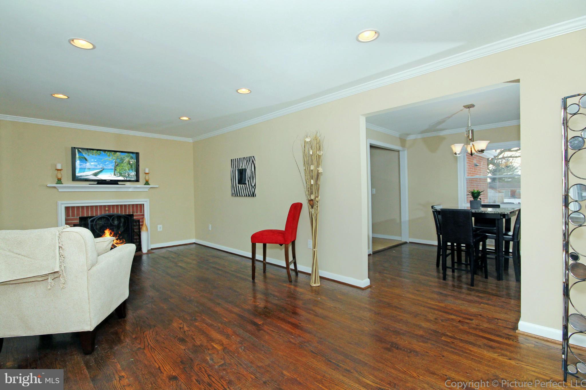 21 Georgetown Road Walkersville, MD 21793 - Photo 5 of 30 Living Room