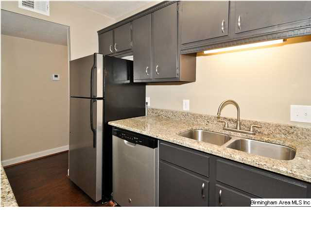 3350 Altamont Road South, Unit D13 Birmingham, AL 35205 - Photo 16 of 24