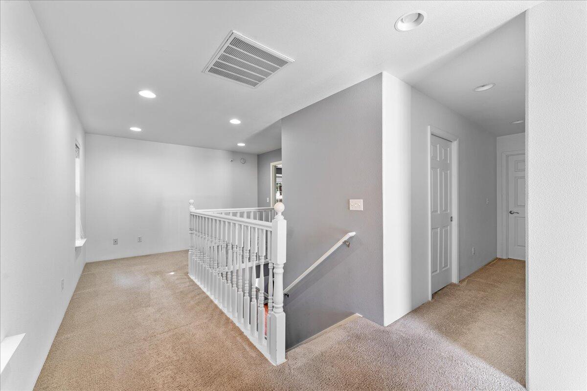 647 Shadow Way Central Point, OR 97502 - Photo 19 of 28 Gallery Image 19