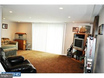 3253 Byberry Road Philadelphia, PA 19154 - Photo 8 of 12 Family Room