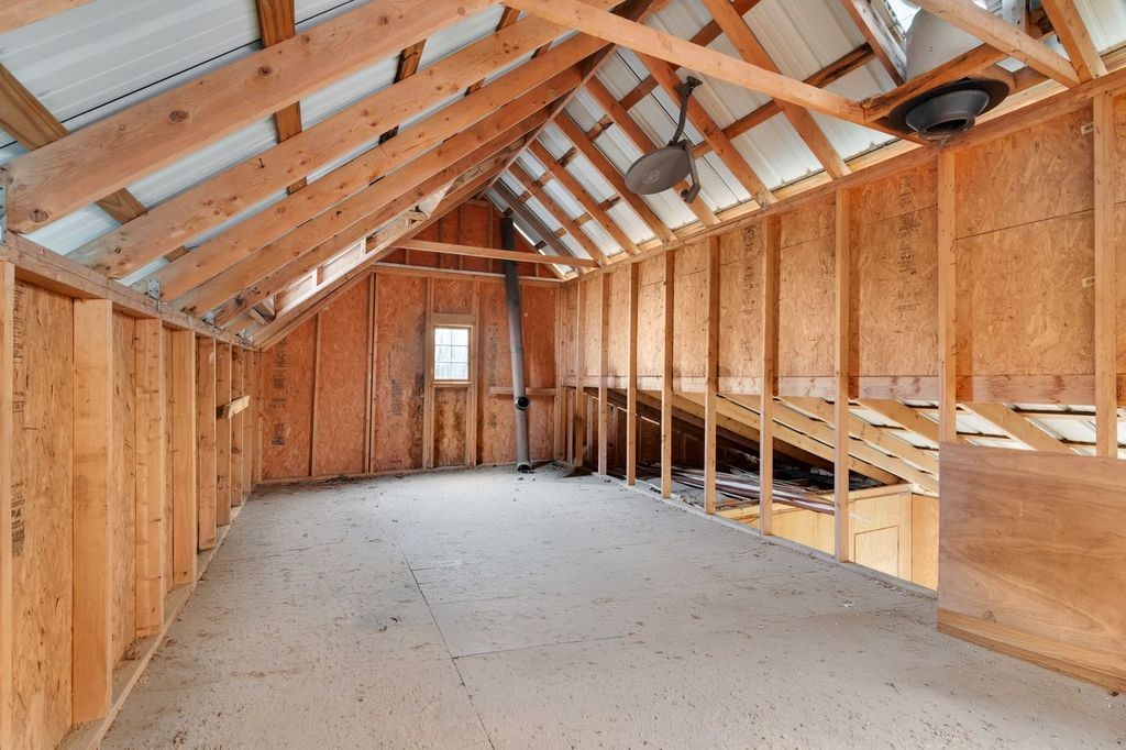 251 Bell Road Monteagle, TN 37356 - Photo 43 of 45 an empty room with windows