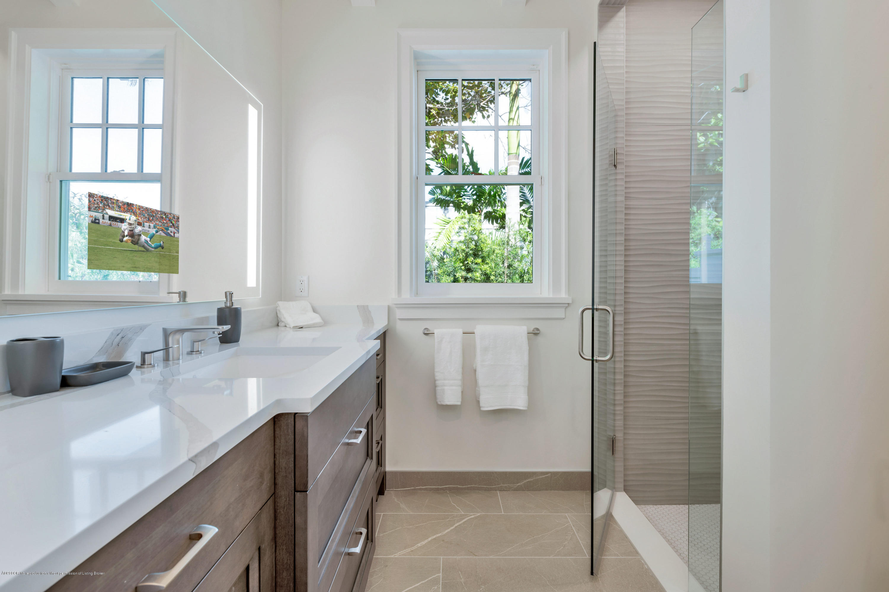 256 Fairview Road Palm Beach, FL 33480 - Photo 22 of 43 HIS BATHROOM