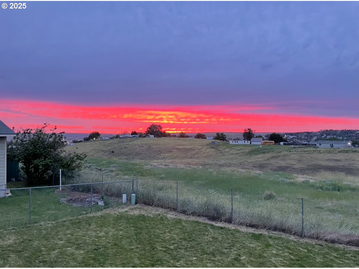 413 Southwest Nye Avenue Pendleton, OR 97801 - Photo 12 of 12