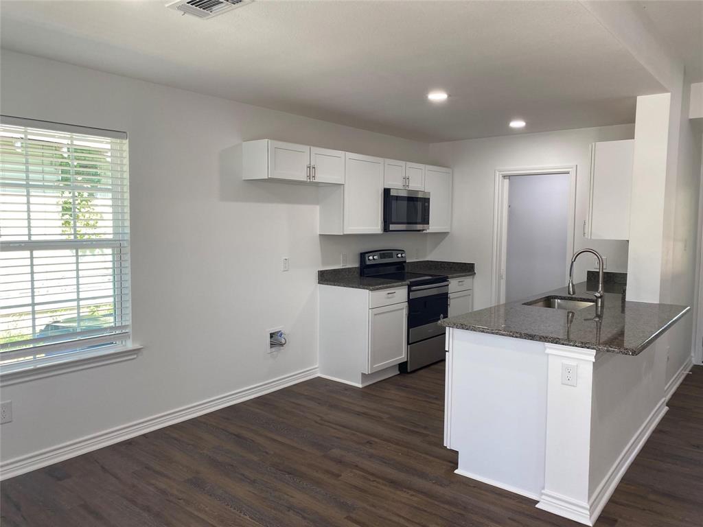 521 East Sears Street Denison, TX 75021 - Photo 3 of 19