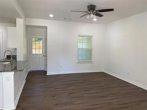 $1,675 | 521 East Sears Street, Denison, TX 75021