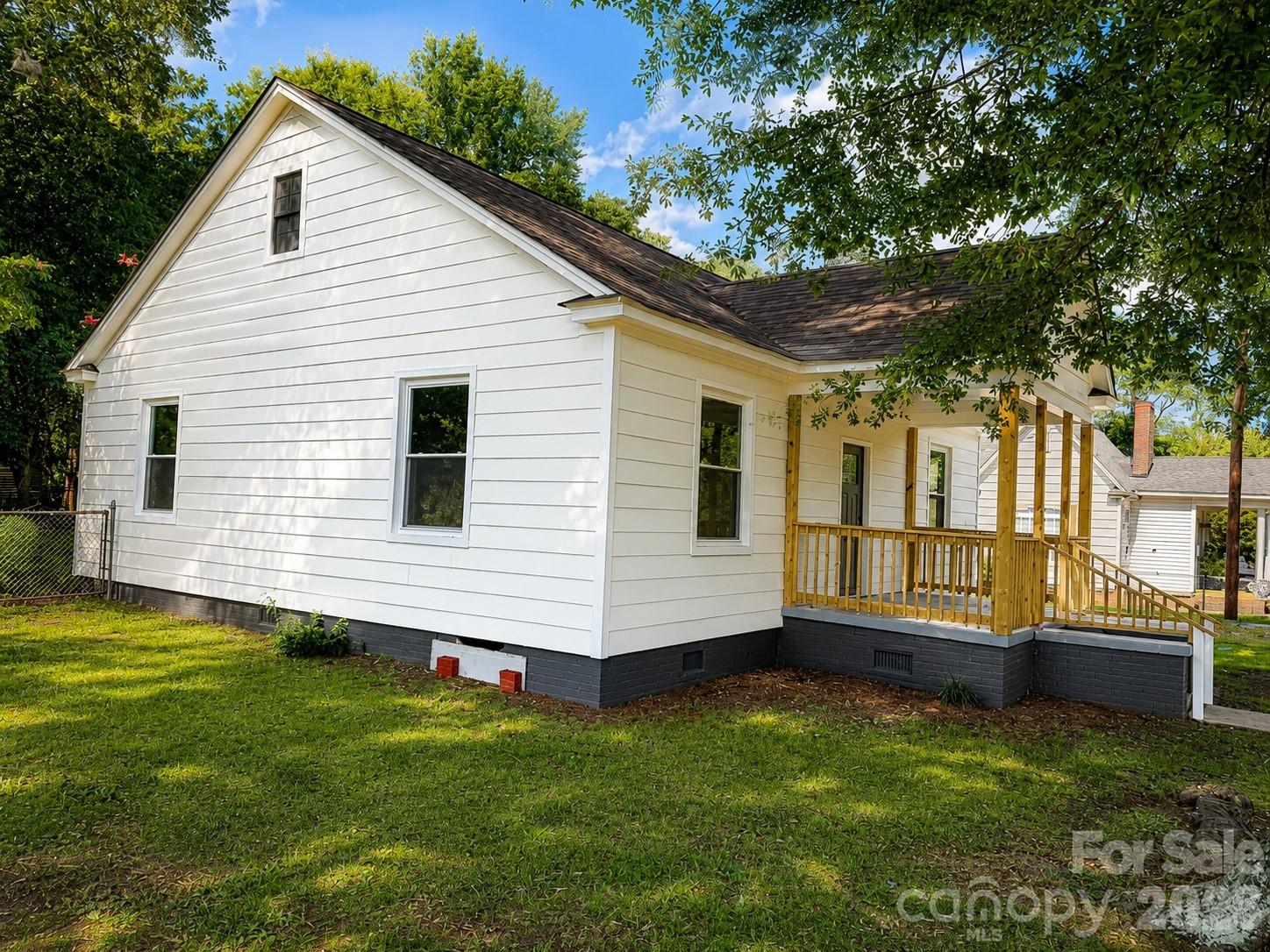609 Parkway Road Chester, SC 29706 - Photo 3 of 30 Gallery Image 3