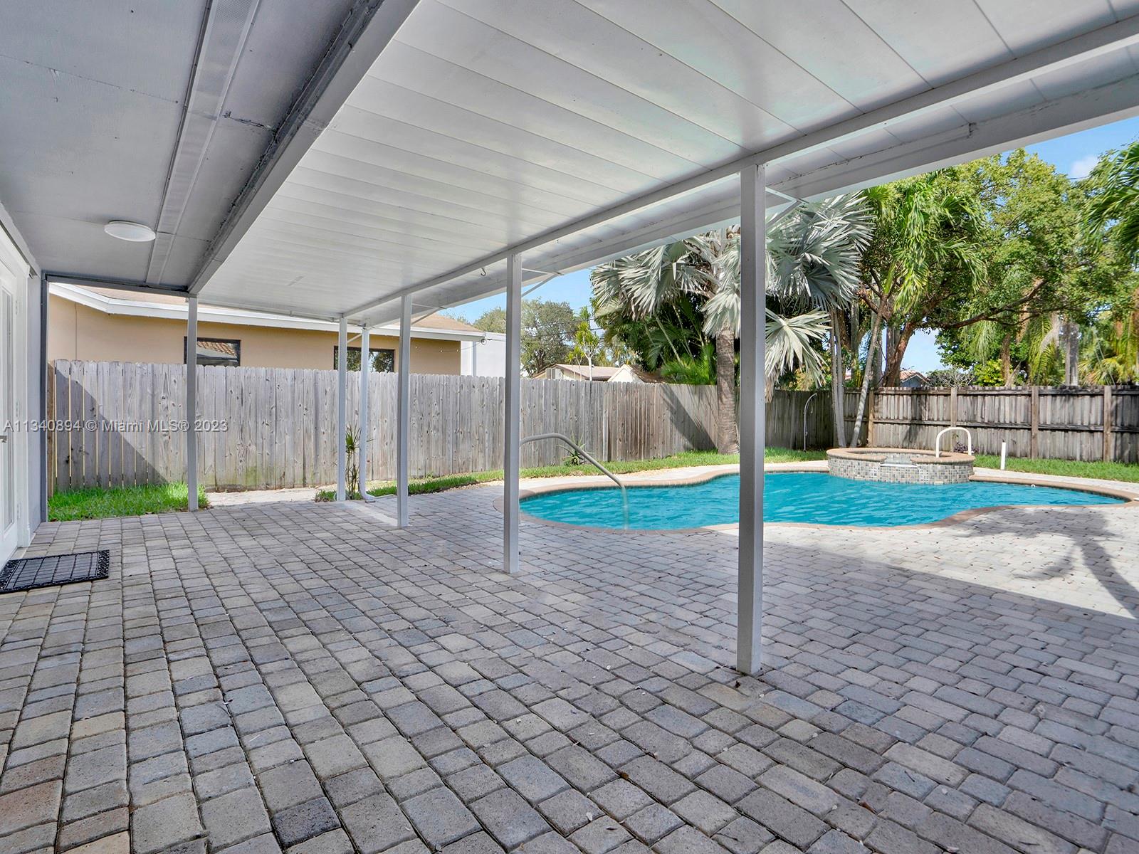 4007 West Park Road Hollywood, FL 33021 - Photo 8 of 31