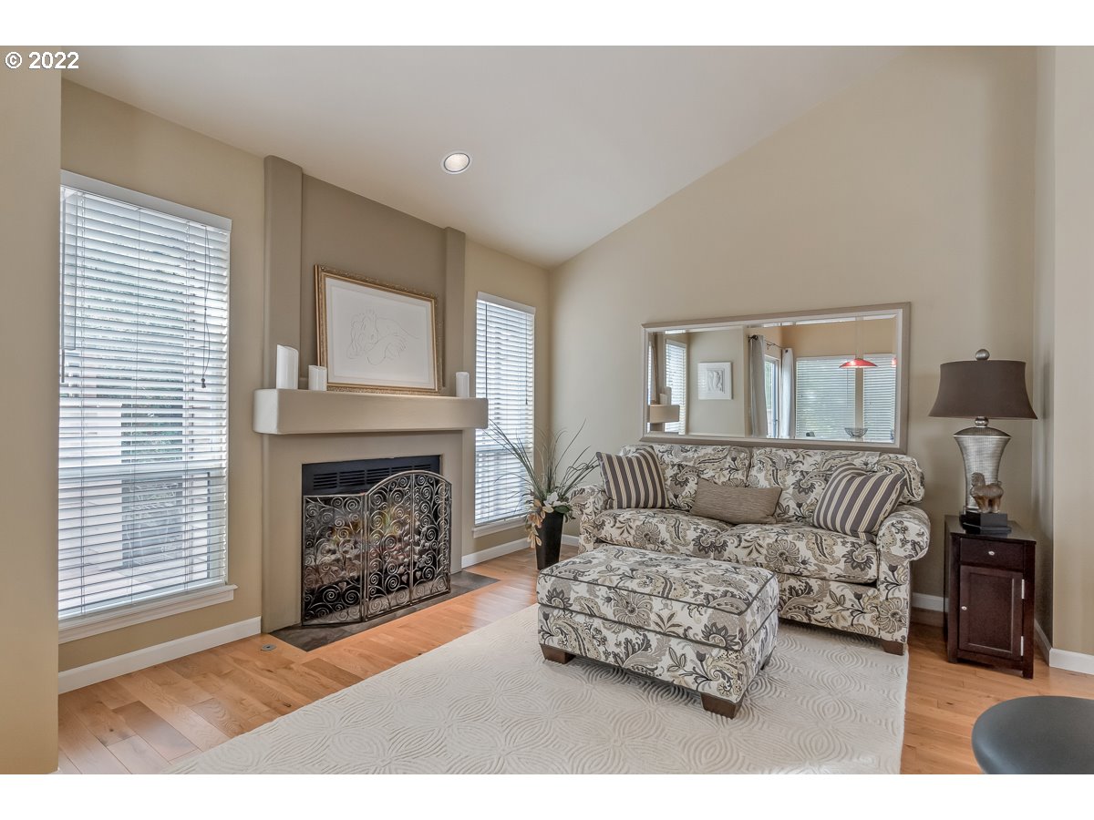 11355 Southwest Pintail Loop Beaverton, OR 97007 - Photo 7 of 19 Gallery Image 7