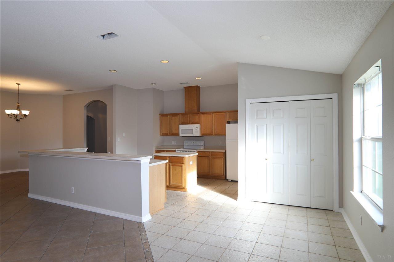 136 Gunwale Road Pensacola, FL 32507 - Photo 11 of 25
