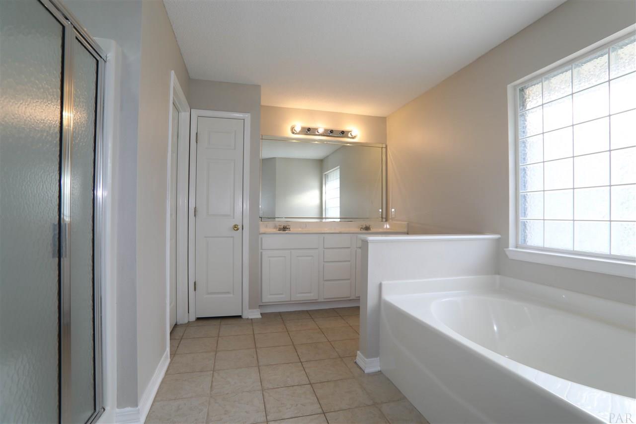 136 Gunwale Road Pensacola, FL 32507 - Photo 18 of 25