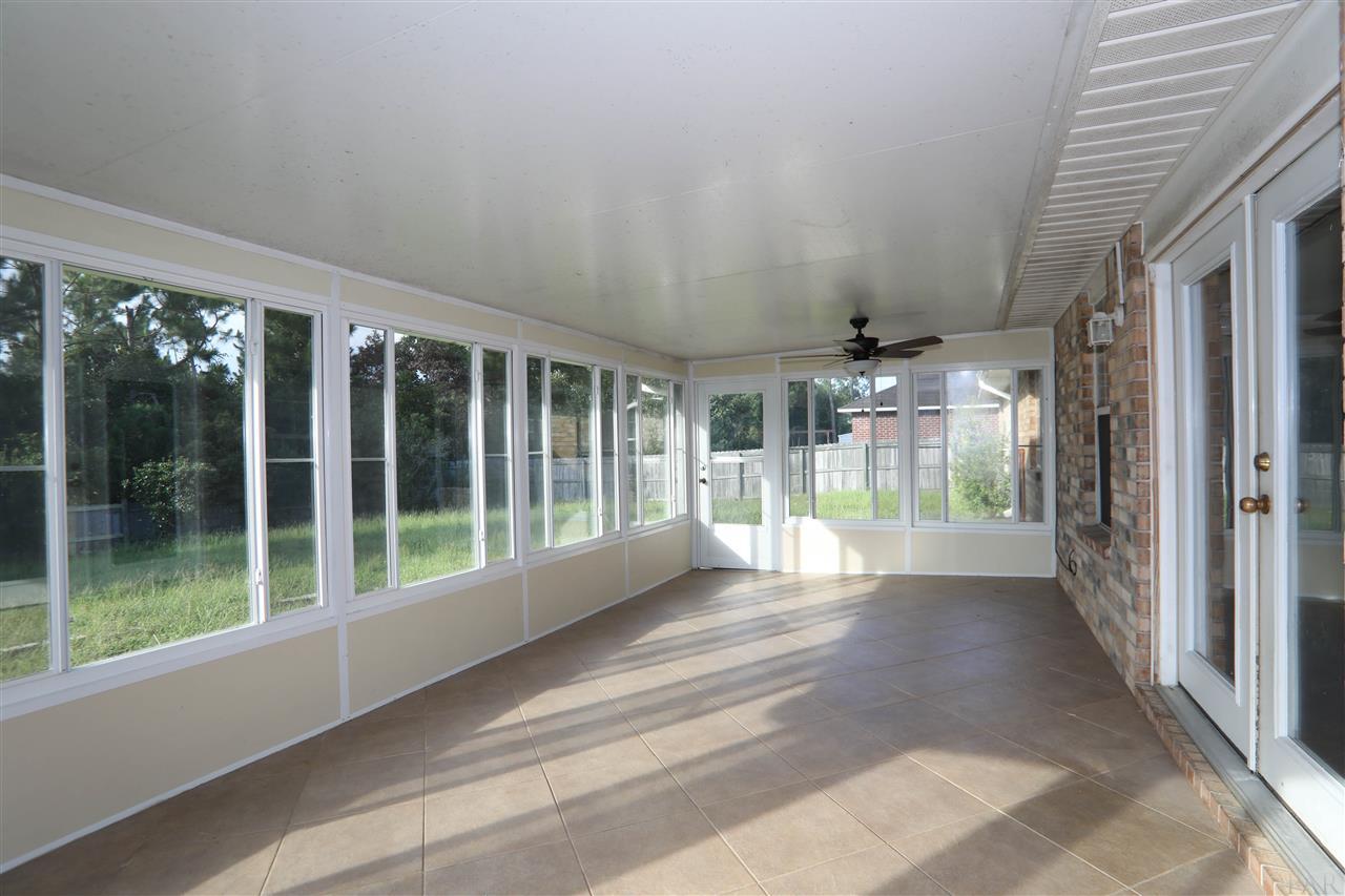 136 Gunwale Road Pensacola, FL 32507 - Photo 6 of 25