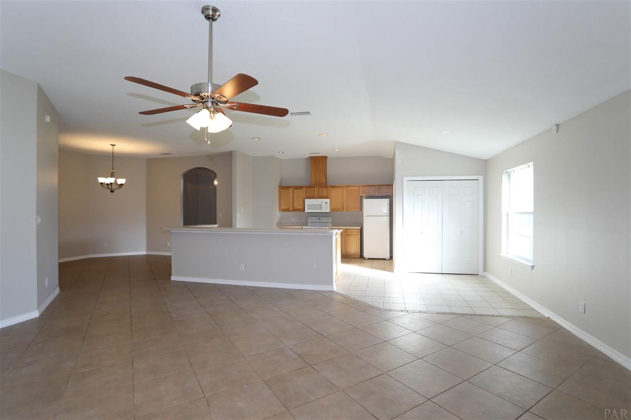 136 Gunwale Road Pensacola, FL 32507 - Photo 7 of 25