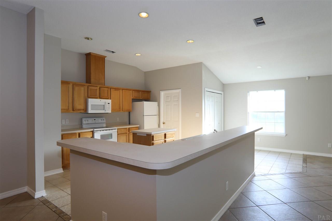 136 Gunwale Road Pensacola, FL 32507 - Photo 8 of 25