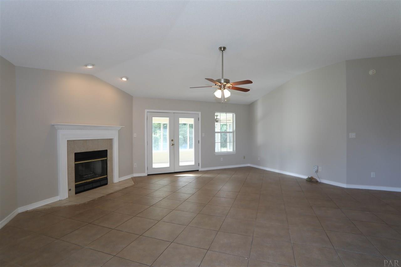 136 Gunwale Road Pensacola, FL 32507 - Photo 10 of 25