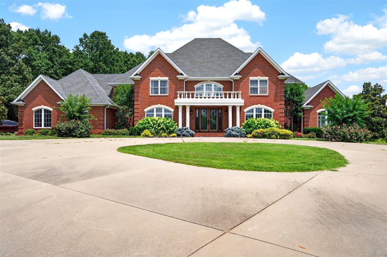 8408 Cemetery Road Bowling Green, KY 42103 - Photo 1 of 96 Gallery Image 1