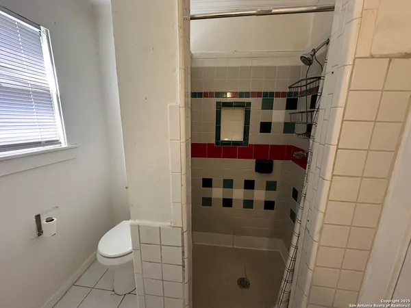 $1,095 | 331 Ira Avenue, Unit A, San Antonio, TX 78209