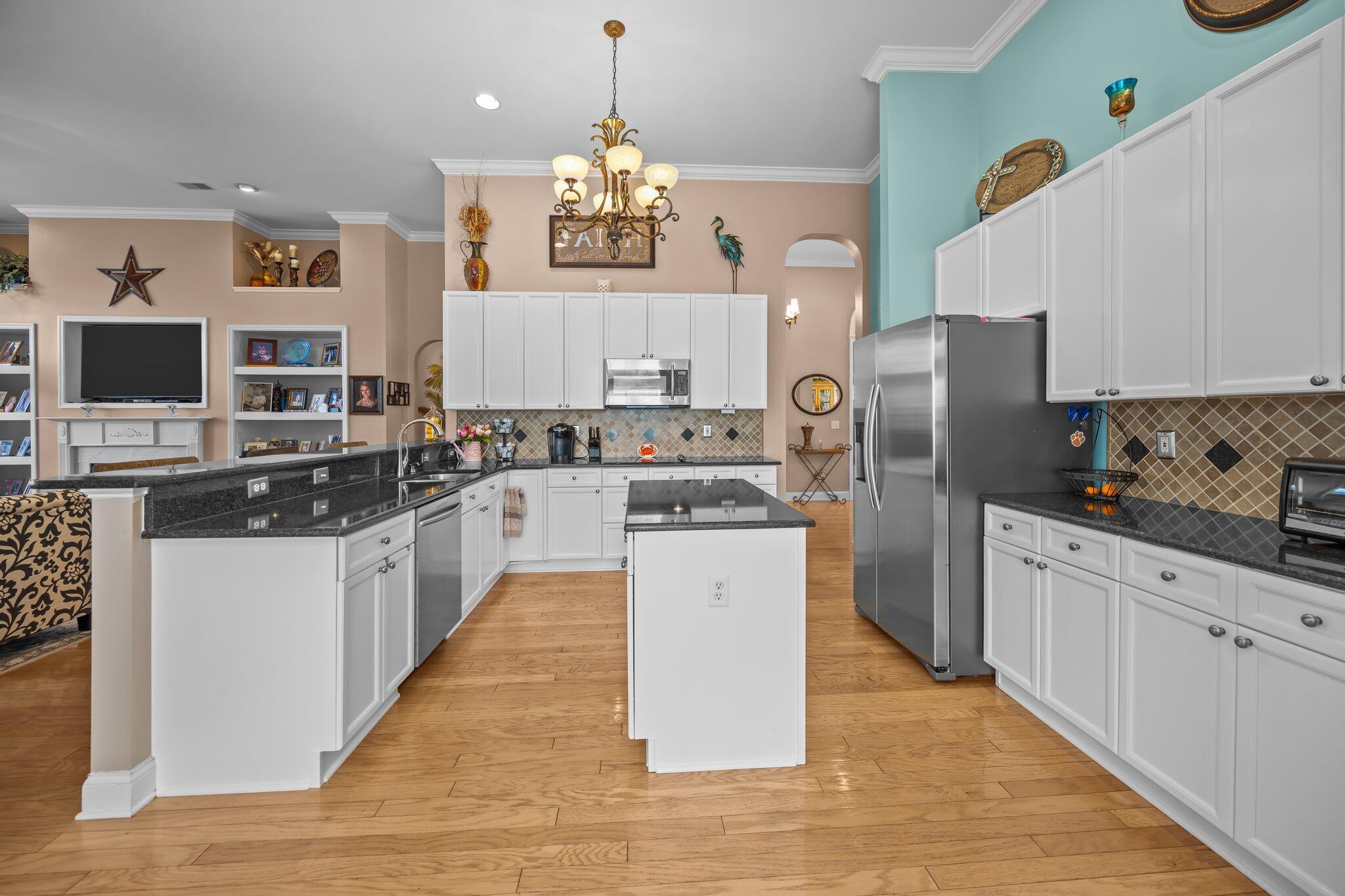9394 Harroway Road Summerville, SC 29485 - Photo 8 of 54 Kitchen