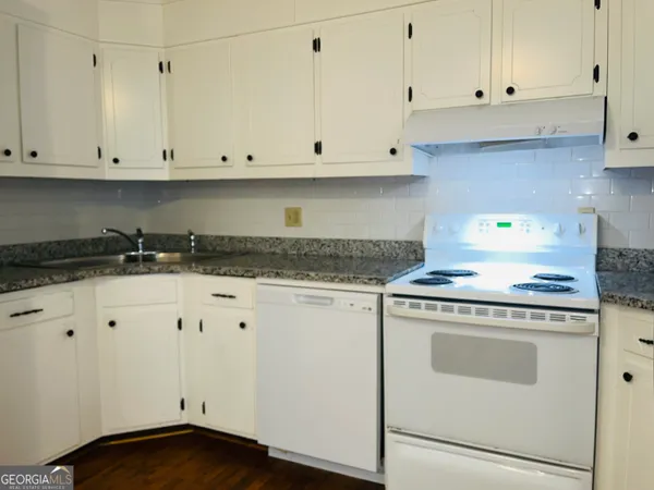 $1,200 | 406 East Main Street, Hogansville, GA 30230