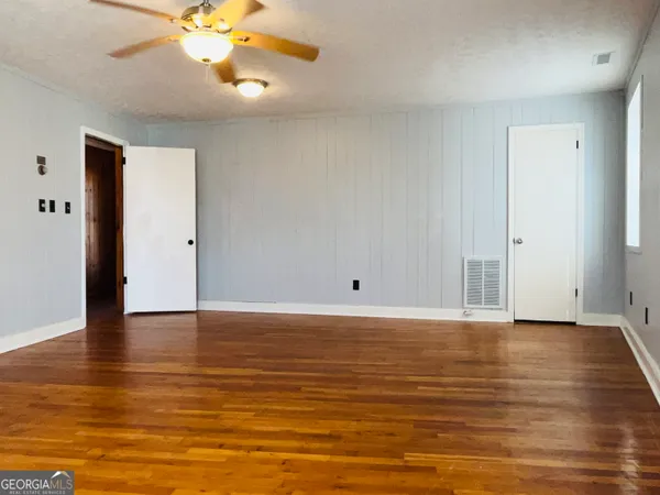 $1,200 | 406 East Main Street, Hogansville, GA 30230