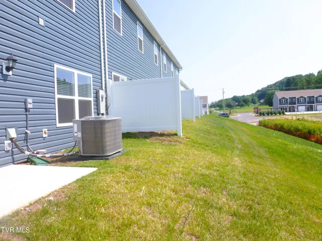 $1,975 | 1025 Saylors Place, Unit 4, Jonesborough, TN 37659