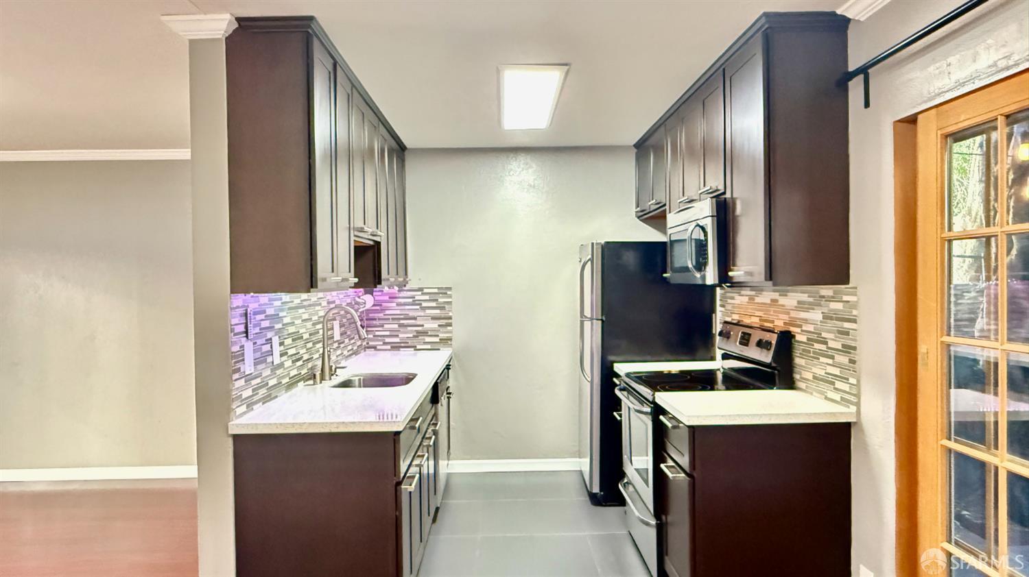 330 Vernon Street, Unit 111 Oakland, CA 94610 - Photo 12 of 38