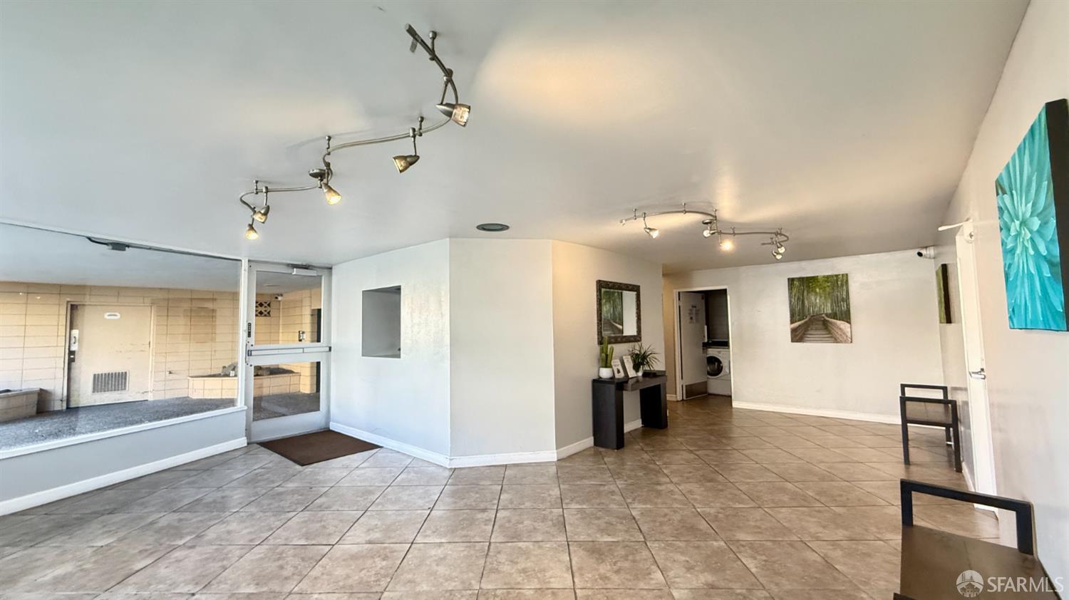 330 Vernon Street, Unit 111 Oakland, CA 94610 - Photo 32 of 38